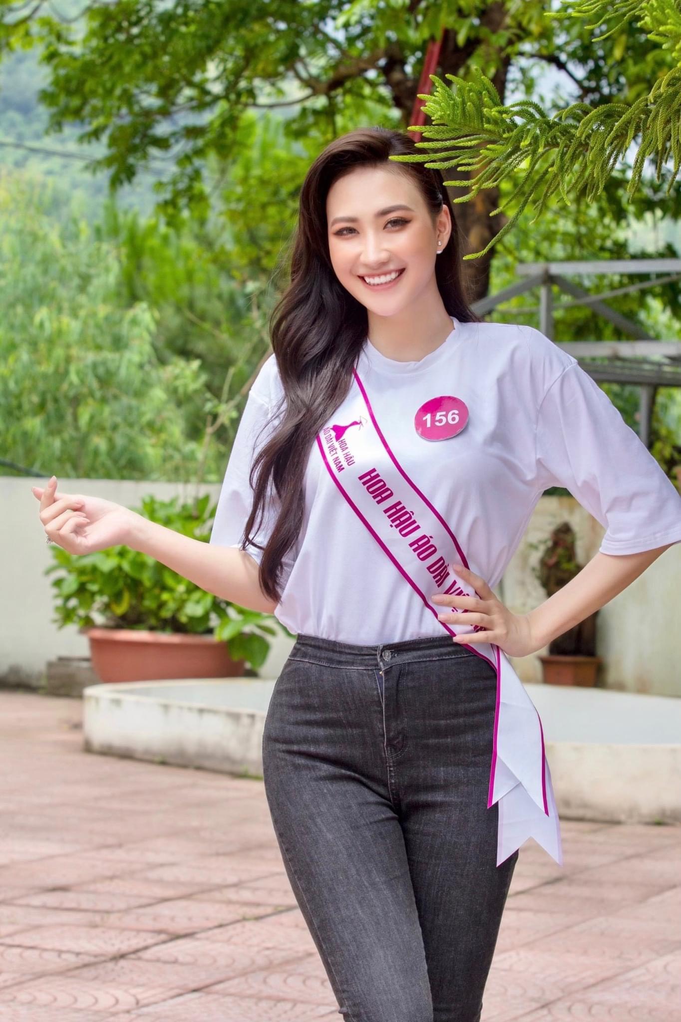 Người đẹp Tuyên Quang bật khóc khi nhận vương miện Hoa hậu Áo dài Việt Nam 2022 giá trị 3,2 tỷ đồng - Ảnh 4.