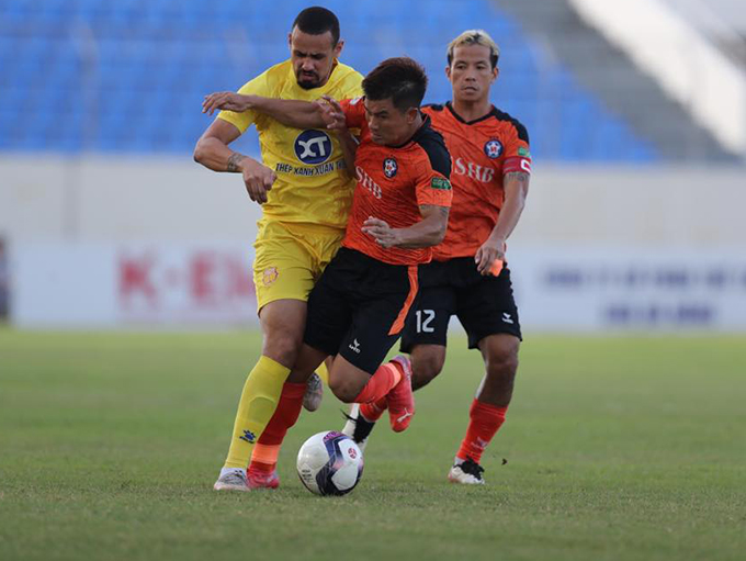 Kết quả vòng 10 V.League 2022: Đình Duy tỏa sáng giúp SHB.Đà Nẵng đá bại CLB Nam Định - Ảnh 1.