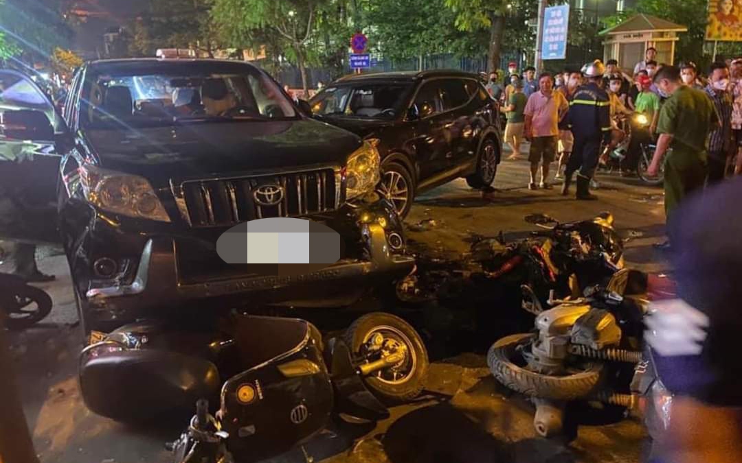 Vụ xe ô tô đâm liên hoàn ở Hà Nội: Lộ diện người không làm chủ tốc độ dẫn tới tai nạn
