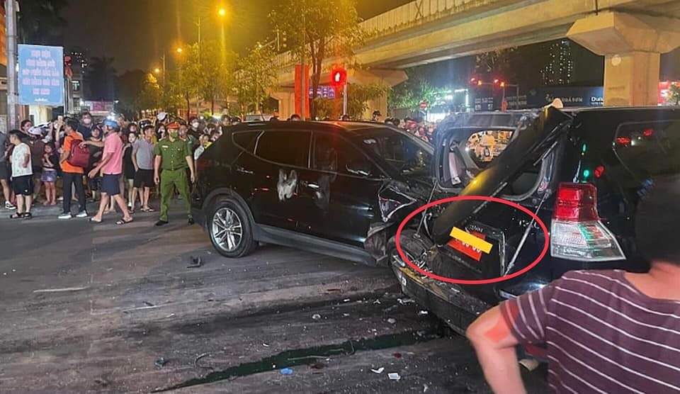 Vụ xe ô tô đâm liên hoàn ở Hà Nội: Lộ diện người không làm chủ tốc độ - Ảnh 2.