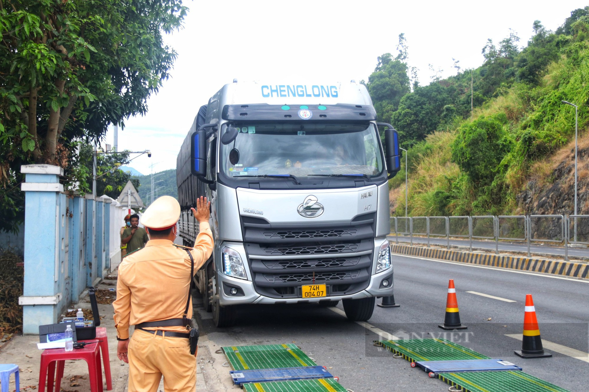 Ảnh ấn tượng tuần: Tuyến đường 2 km có đến 40 cao ốc và mùa nước đổ cực đẹp ở Mù Cang Chải - Ảnh 8.