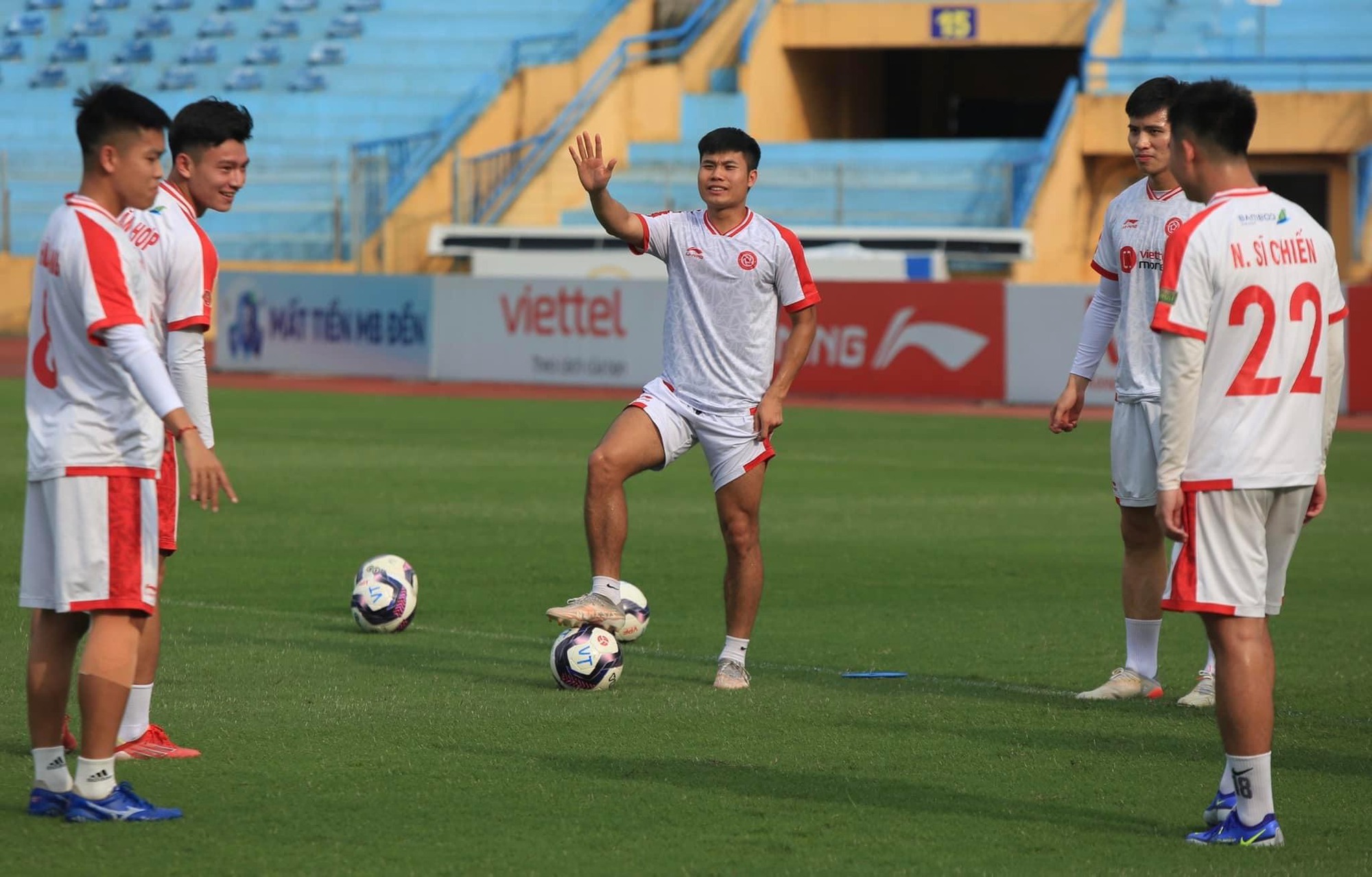 Phan Tuấn Tài: “Tôi rất vui và hào hứng khi trở lại “mái nhà xưa” Viettel - Ảnh 2.