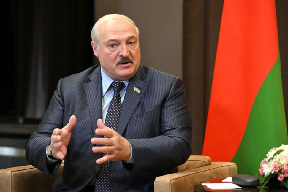 TT Lukashenko: Ukraine dội tên lửa tấn công các căn cứ quân sự Belarus nhưng thất bại - Ảnh 1.