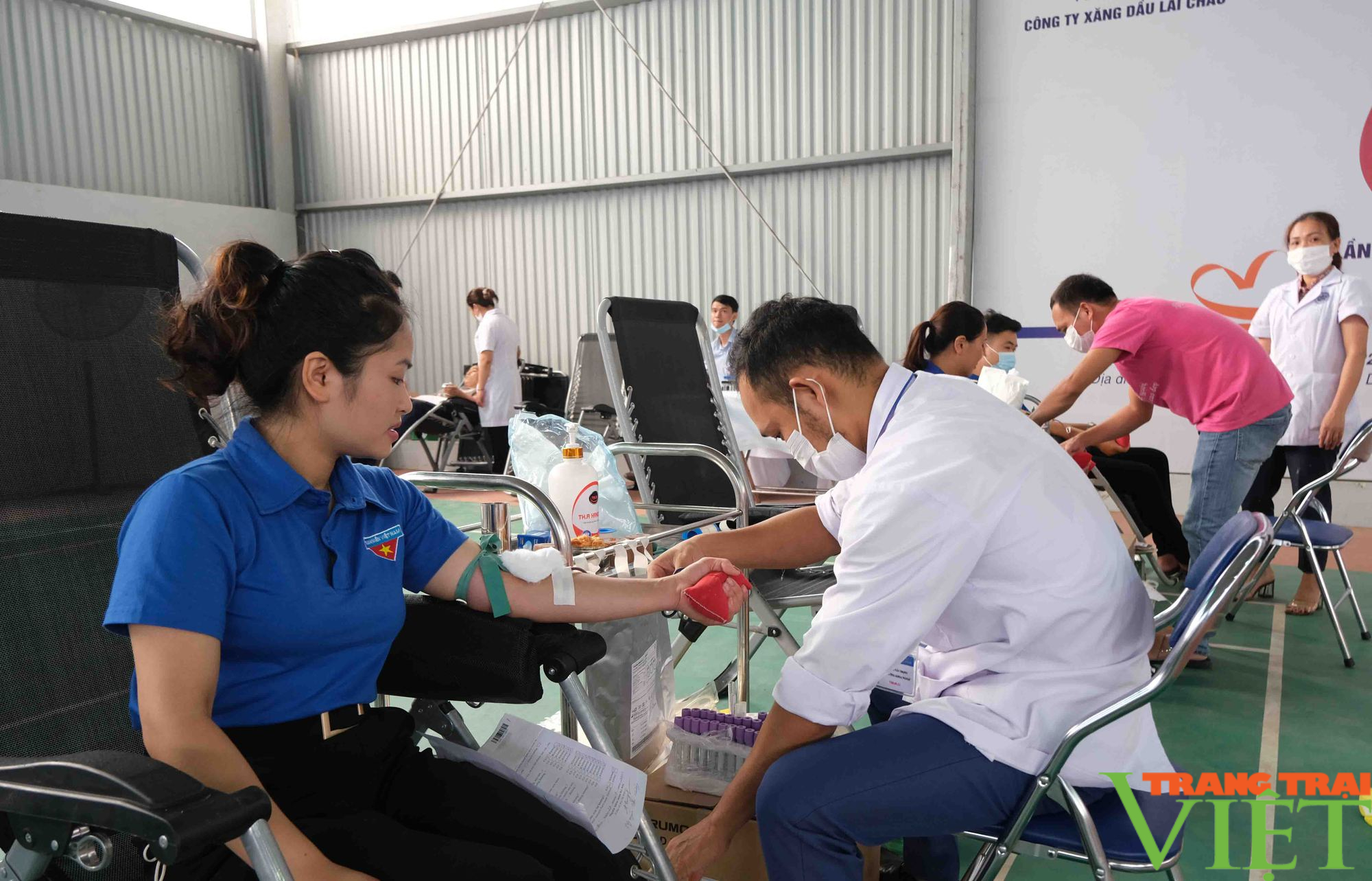 Lai Châu: Ngày hội hiến máu "Giọt xăng hồng - Giọt dầu đỏ" - Ảnh 1. Lai Châu: Ngày hội hiến máu "Giọt xăng hồng - Giọt dầu đỏ" - Ảnh 1.