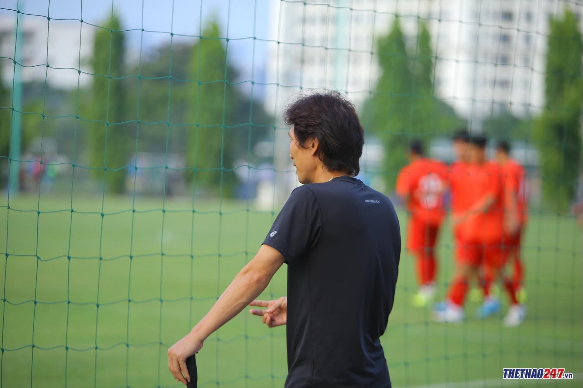 HLV Gong Oh Kyun bất ngờ 'soi giò' U20 Việt Nam trước giải châu Á - Ảnh 2.