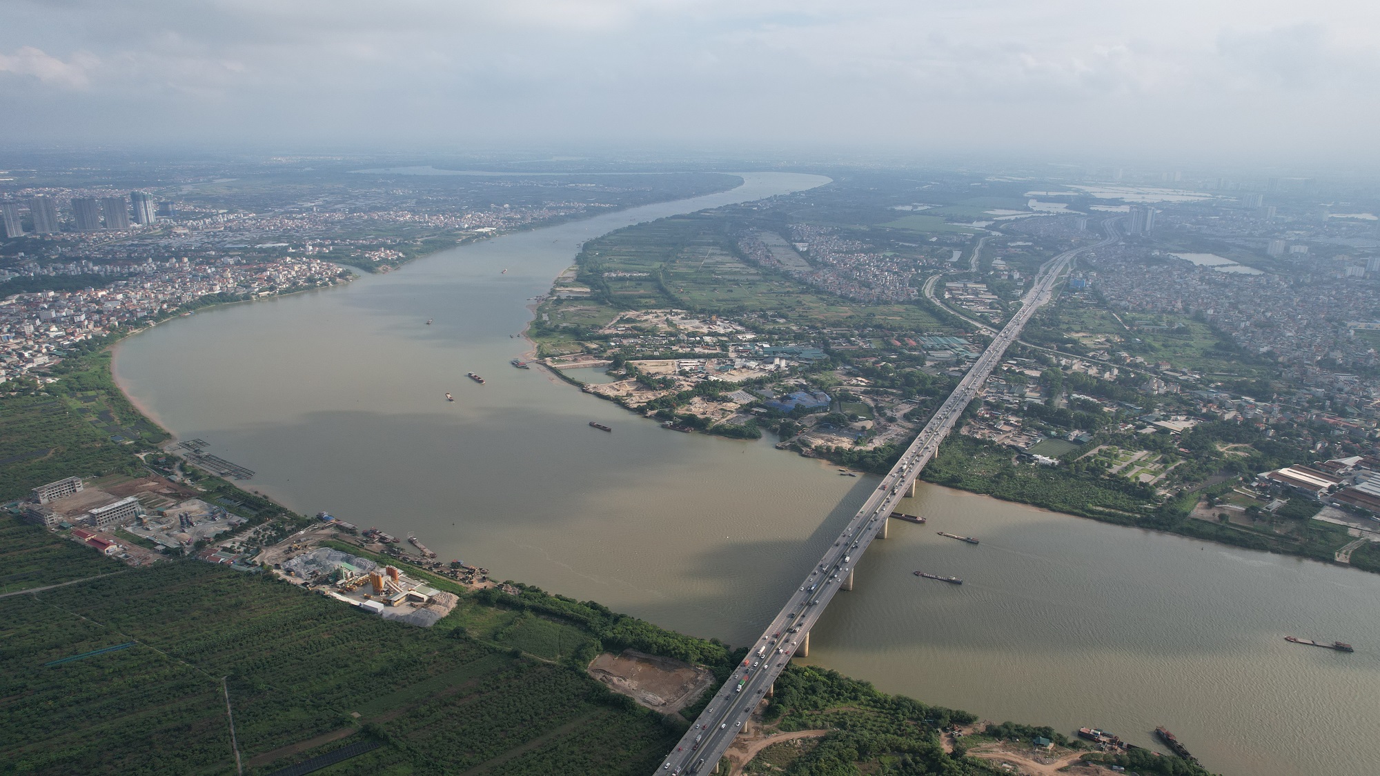 Tính liên kết vùng Đồng bằng sông Hồng với các vùng khác có nhiều điểm hạn chế (Ảnh: Thái Nguyễn)