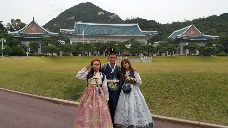Nhà Xanh - Dinh tổng thống Hàn Quốc đón hàng triệu du khách - Ảnh 1.