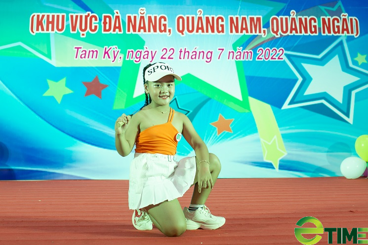 Quảng Nam: Trao 60 suất quà cho trẻ em nghèo, khó khăn học giỏi trong đêm chung kết MC nhí và mẫu nhí 2022 - Ảnh 5.