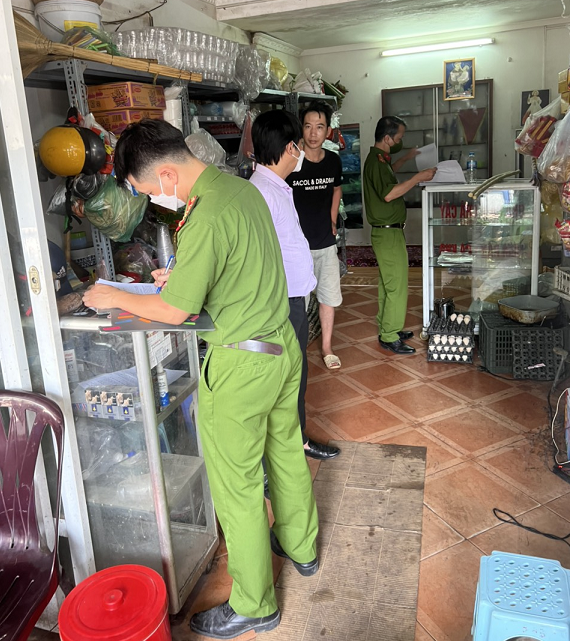 Quận Thanh Xuân kiểm tra phòng cháy chữa cháy đối với chợ, siêu thị, trung tâm thương mại - Ảnh 2.