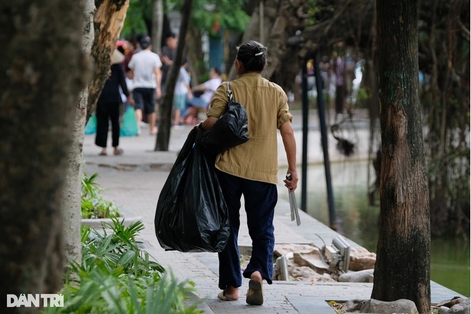 Bà lão nhặt ve chai “khắc tinh” của kẻ gian - Ảnh 1.