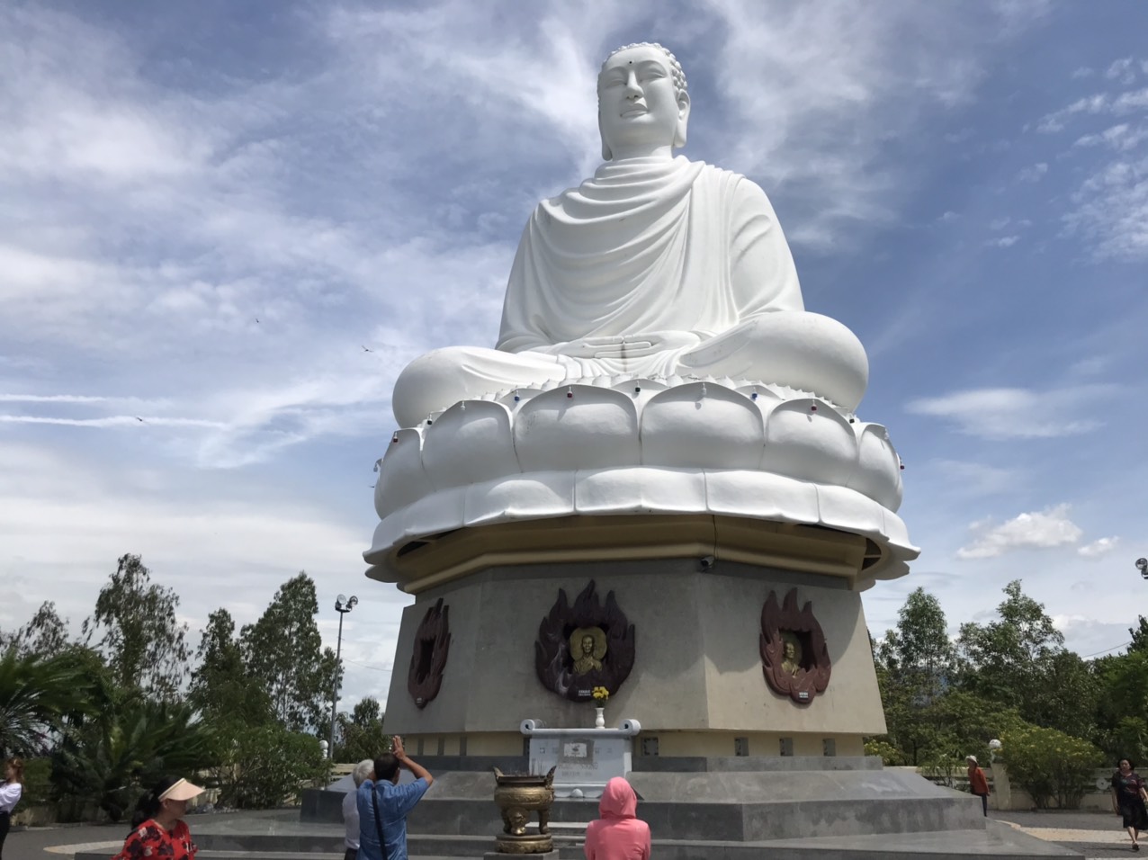 Độc đáo ngôi chùa Phật Trắng ở thành phố Nha Trang của tỉnh Khánh Hòa