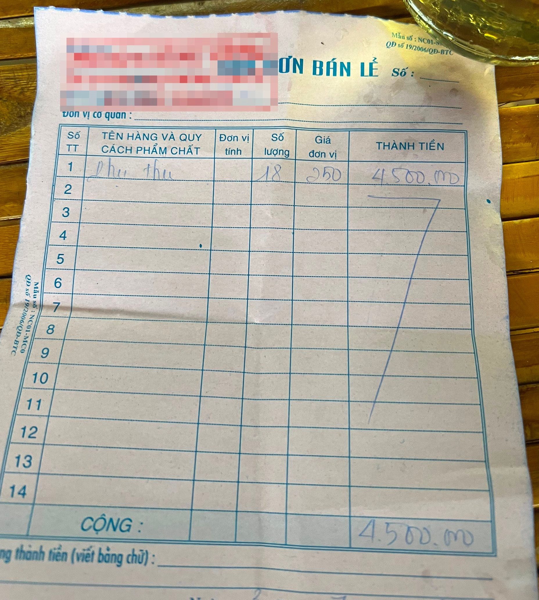Thực hư một nhà hàng ở Bình Thuận phụ thu 4,5 triệu đồng cho 18 kg hải sản do khách mang vào - Ảnh 1.
