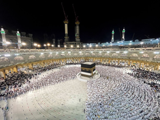 Người dân hào hứng khi Thánh địa Mecca trở lại - Ảnh 2.