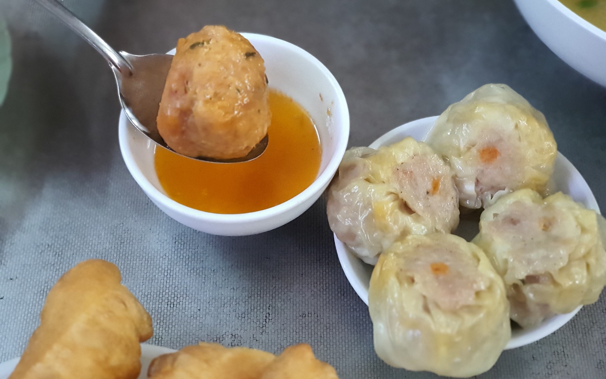 Lễ hội ẩm thực Chợ Lớn đang diễn ra, khách chen chân thưởng thức dimsum - Ảnh 4.