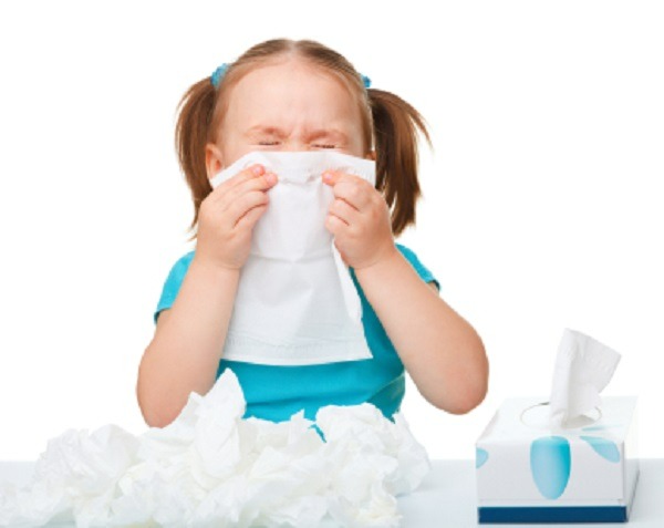 Nhiều trẻ em đang bị cúm mùa, cha mẹ đừng chủ quan - Ảnh 1.