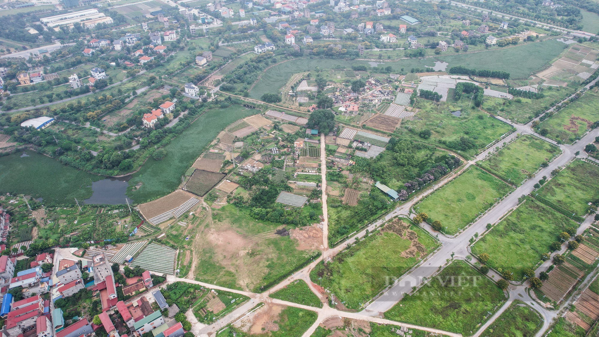 Toàn cảnh khu đô thị Hà Phong bỏ hoang sau 18 năm khởi công - Ảnh 2.