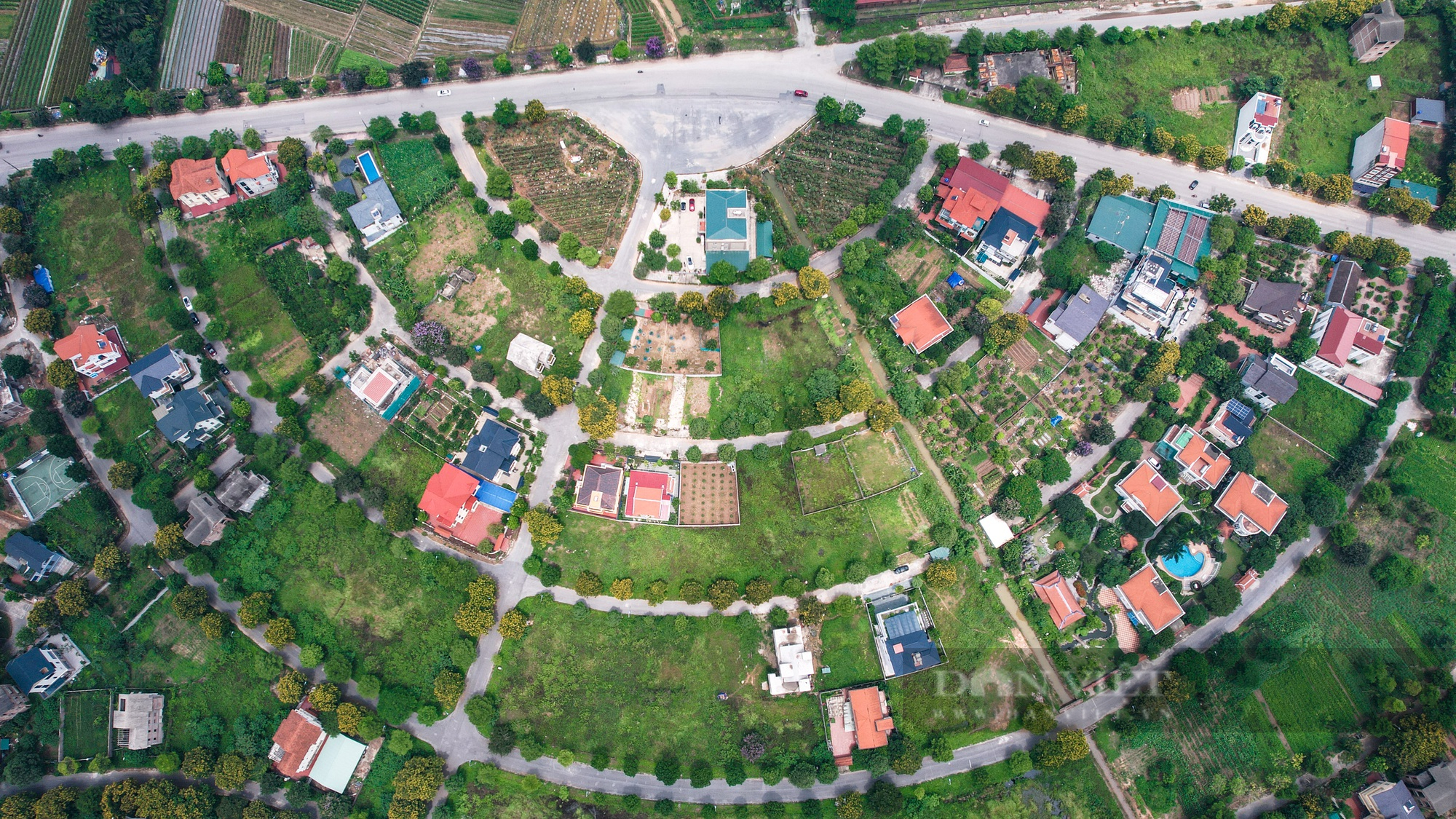 Toàn cảnh khu đô thị Hà Phong bỏ hoang sau 18 năm khởi công - Ảnh 3.