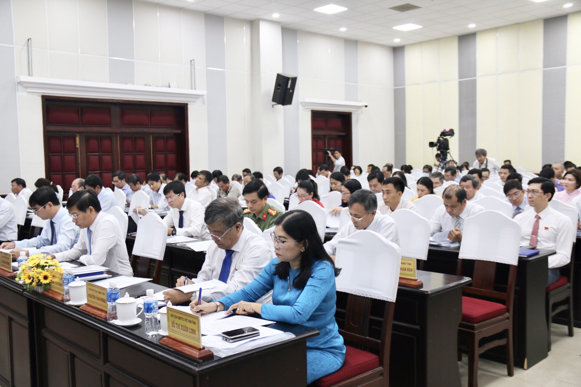 Họp HĐND tỉnh Bình Thuận: Cử tri kiến nghị các vấn đề liên quan đến sản xuất, đất đai, nước sạch sinh hoạt  - Ảnh 3.