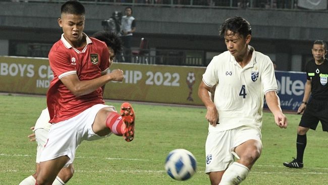 Dứt điểm kém, U19 Thái Lan bị U19 Indonesia “cưa điểm” - Ảnh 1.