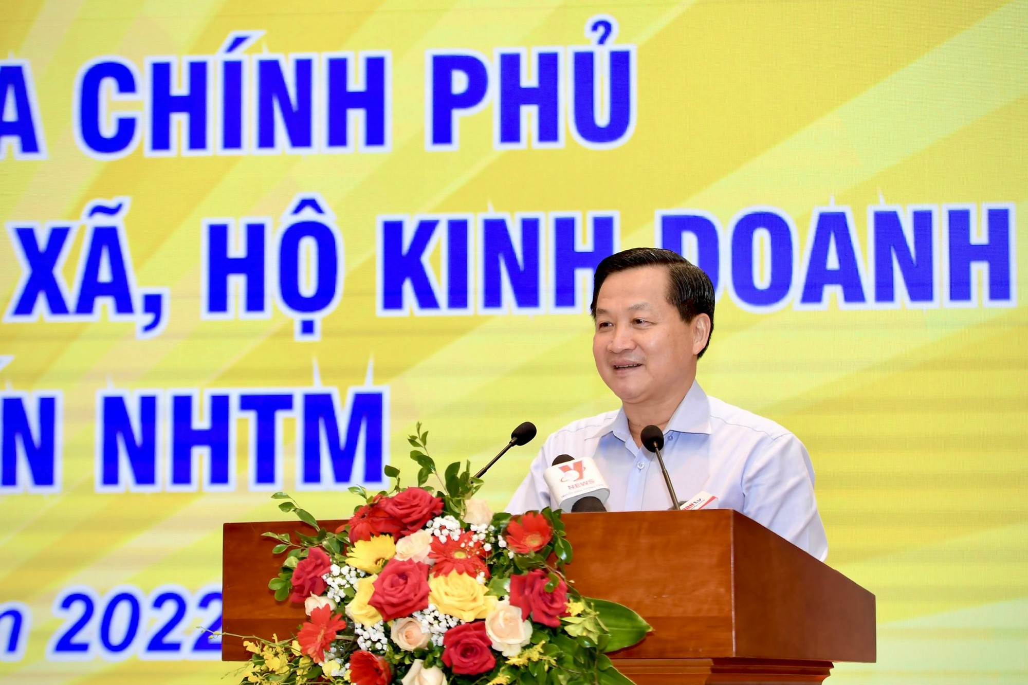 Phó Thủ tướng Lê Minh Khái: Không để &quot;tắc&quot; tín dụng, chỉ đạo &quot;nóng&quot; về hỗ trợ lãi suất 2% - Ảnh 1.