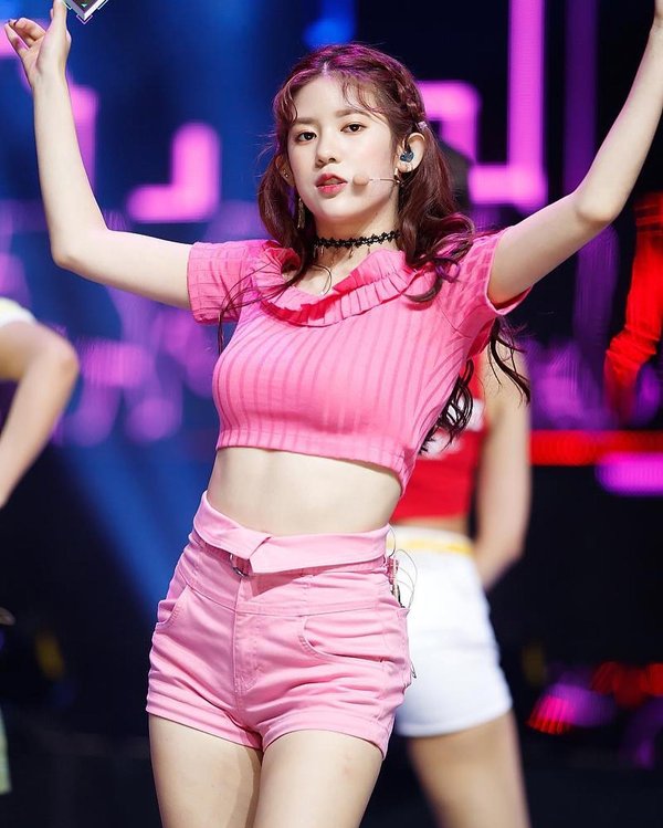 Cựu thành viên MOMOLAND "tố" công ty quản lý - Ảnh 1. Cựu thành viên MOMOLAND "tố" công ty quản lý - Ảnh 1.