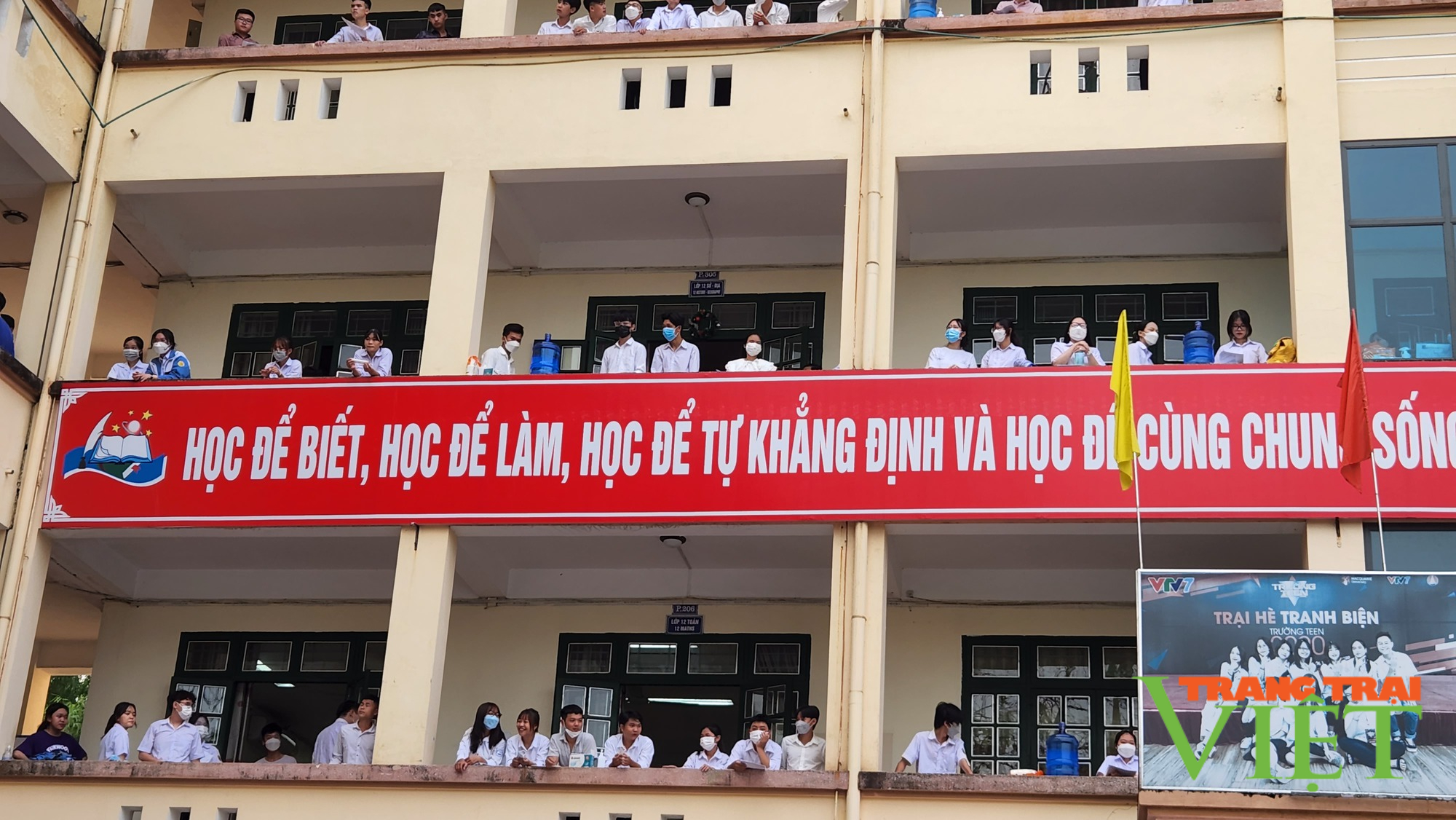 Lào Cai: Hơn 72.000 thi sinh bước vào môn thi đầu tiên ngữ văn - Ảnh 1.