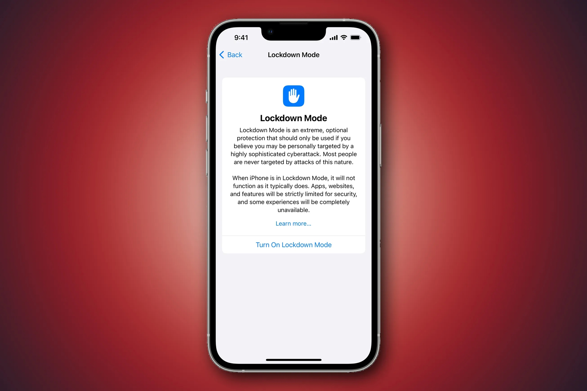 Apple đã công bố một tính năng mới cho iPhone có tên là Lockdown Mode, nhằm bảo vệ những người dùng nổi tiếng như các chính trị gia và nhà hoạt động chống lại các hacker do các nhà nước bảo trợ. Ảnh: @AFP.