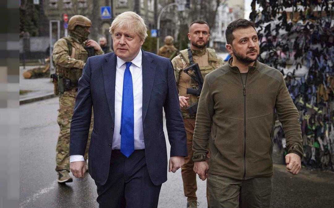 Chiến sự Ukraine: Thủ tướng Anh Johnson từ chức, sức mạnh của ông Zelensky có bị ảnh hưởng?