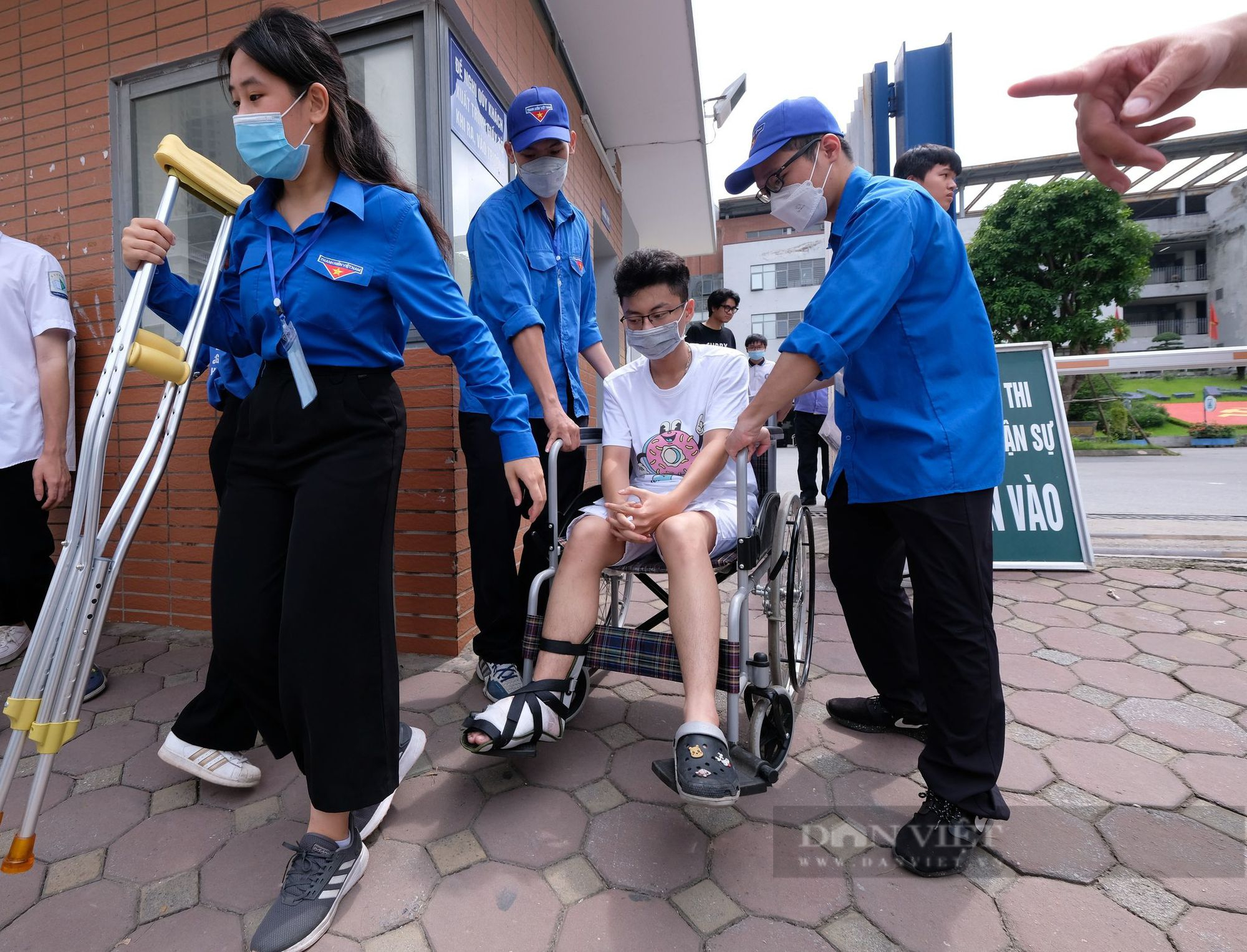 Đề thi ngữ văn THPT năm 2022: Thí sinh hài hước &quot;Chiếc thuyền ngoài xa đưa đi xa bờ quá!&quot; - Ảnh 6.