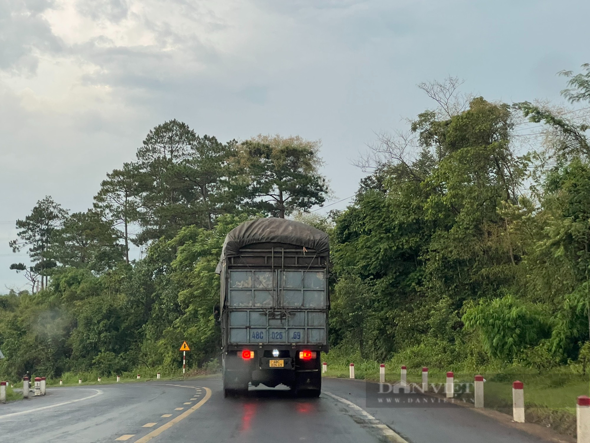 Đắk Nông: Hàng chục ngàn lượt cán bộ CSGT đi tuần tra nhưng chỉ xử lý 272 phương tiện quá tải trong 6 tháng - Ảnh 3.