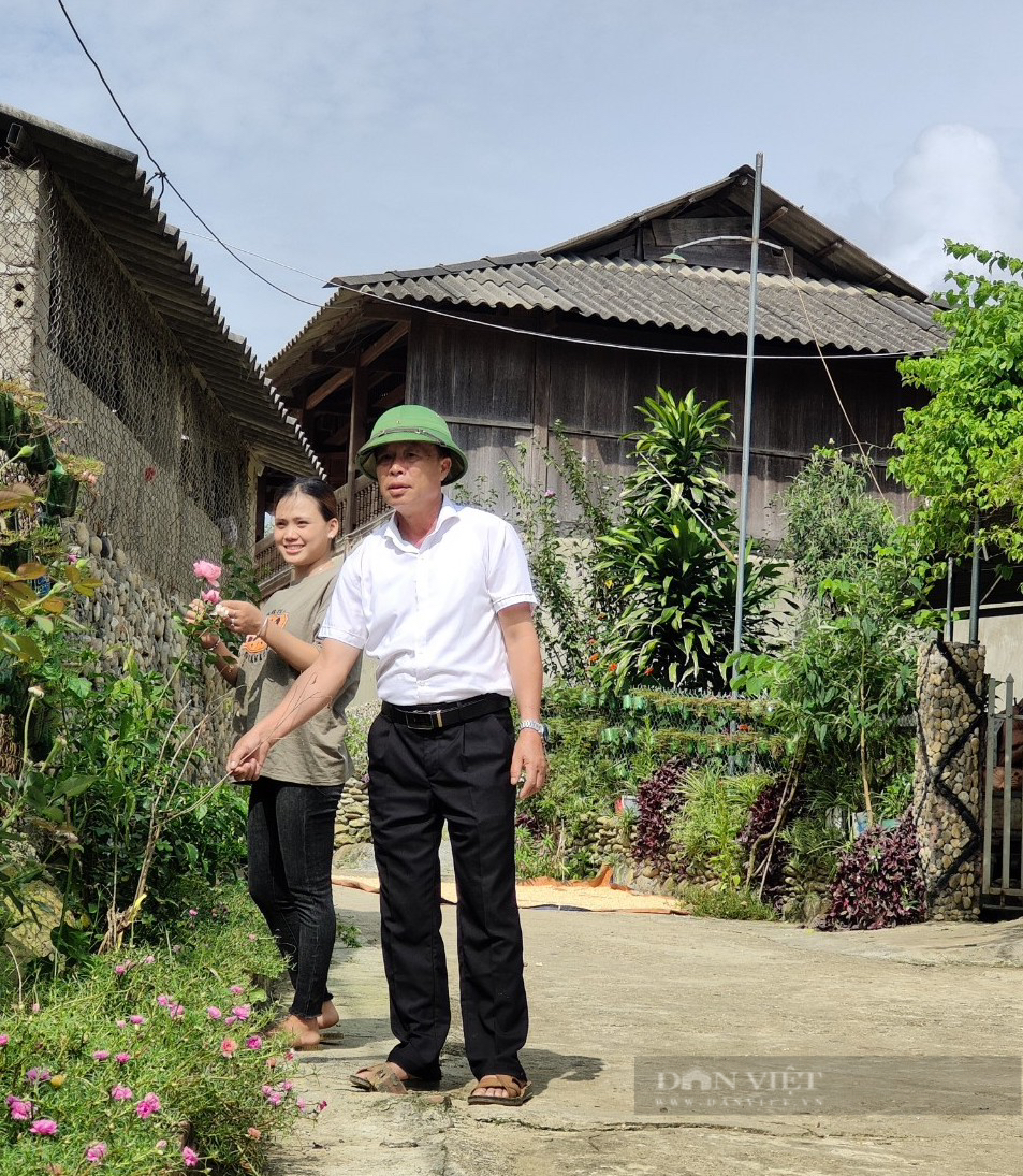 Chủ tịch Hội Nông dân người Thái ở Sơn La là &quot;tỷ phú&quot; hiến đất, hiến hơn 4.000 m² đất xây nông thôn mới - Ảnh 1.