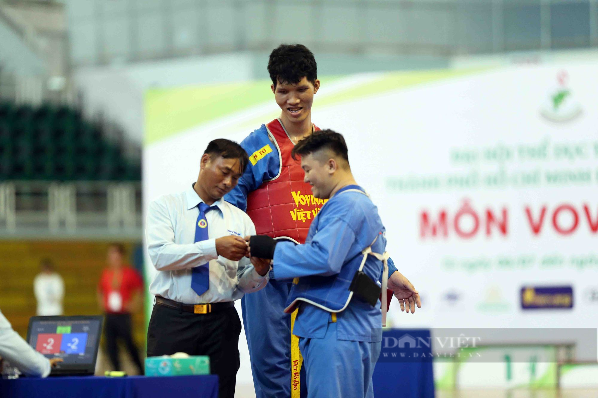 Người khổng lồ Vovinam Trần Ngọc Tú kém duyên với HCV - Ảnh 9.