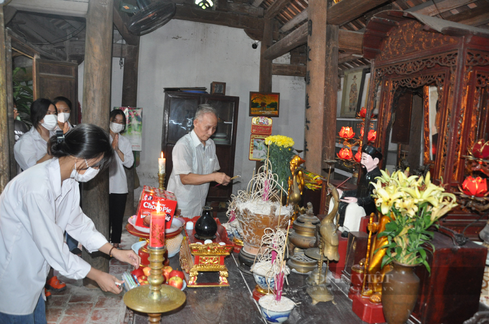 Chiêm ngưỡng cổ vật quý trong ngôi nhà cổ hơn 100 năm tuổi của Tam Nguyên Yên Đổ ở Hà Nam - Ảnh 7.