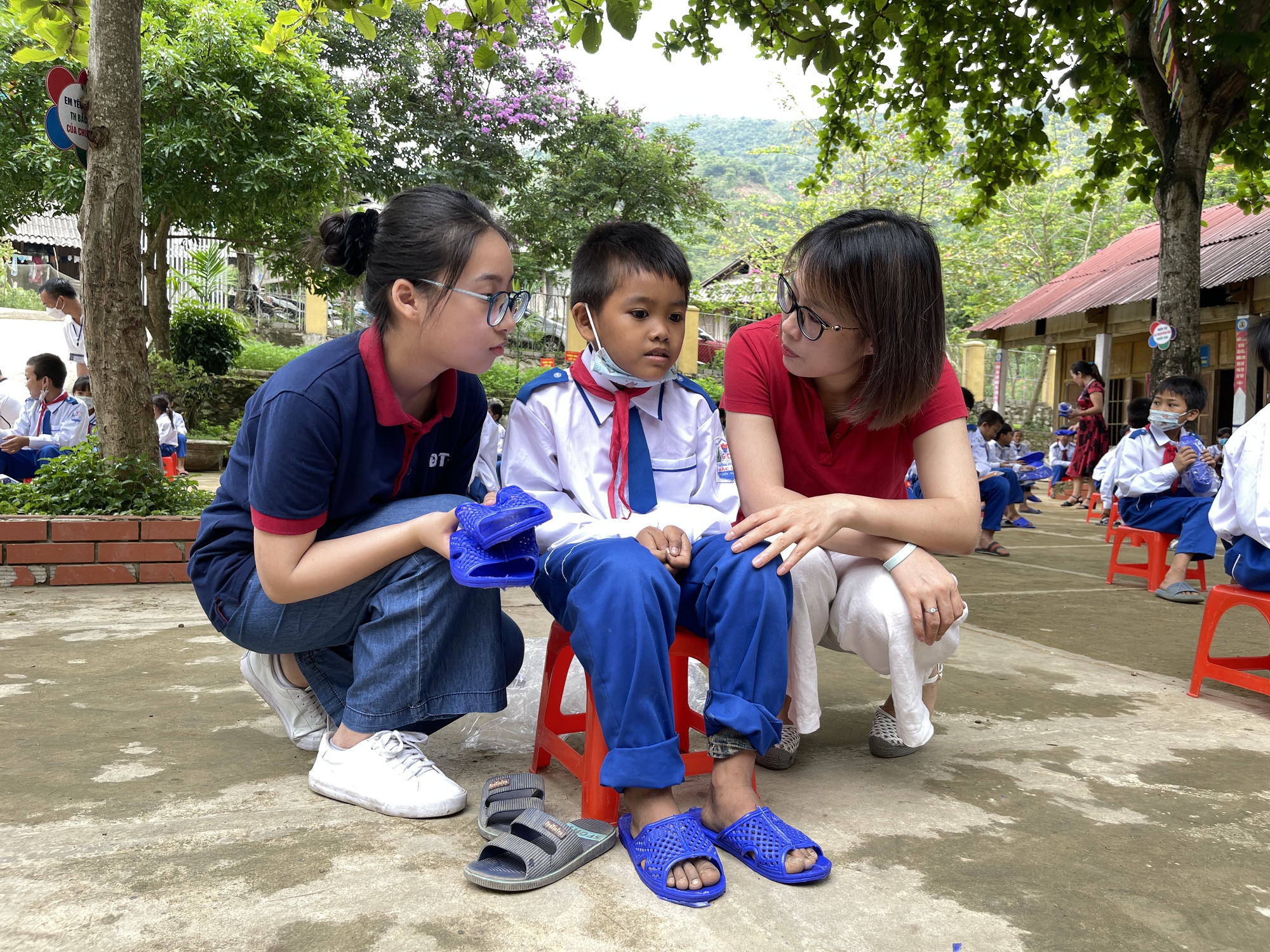 Thêm những phần quà về với Trường PTDTBT Tiểu học Bắc Lý 1 (Nghệ An) - Ảnh 3.