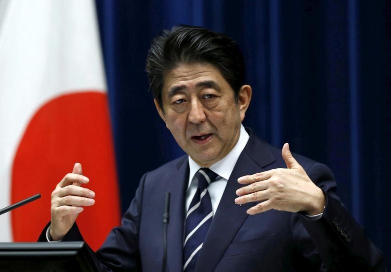 Ông Abe từng vực dậy nền kinh tế Nhật Bản thế nào - Ảnh 1.