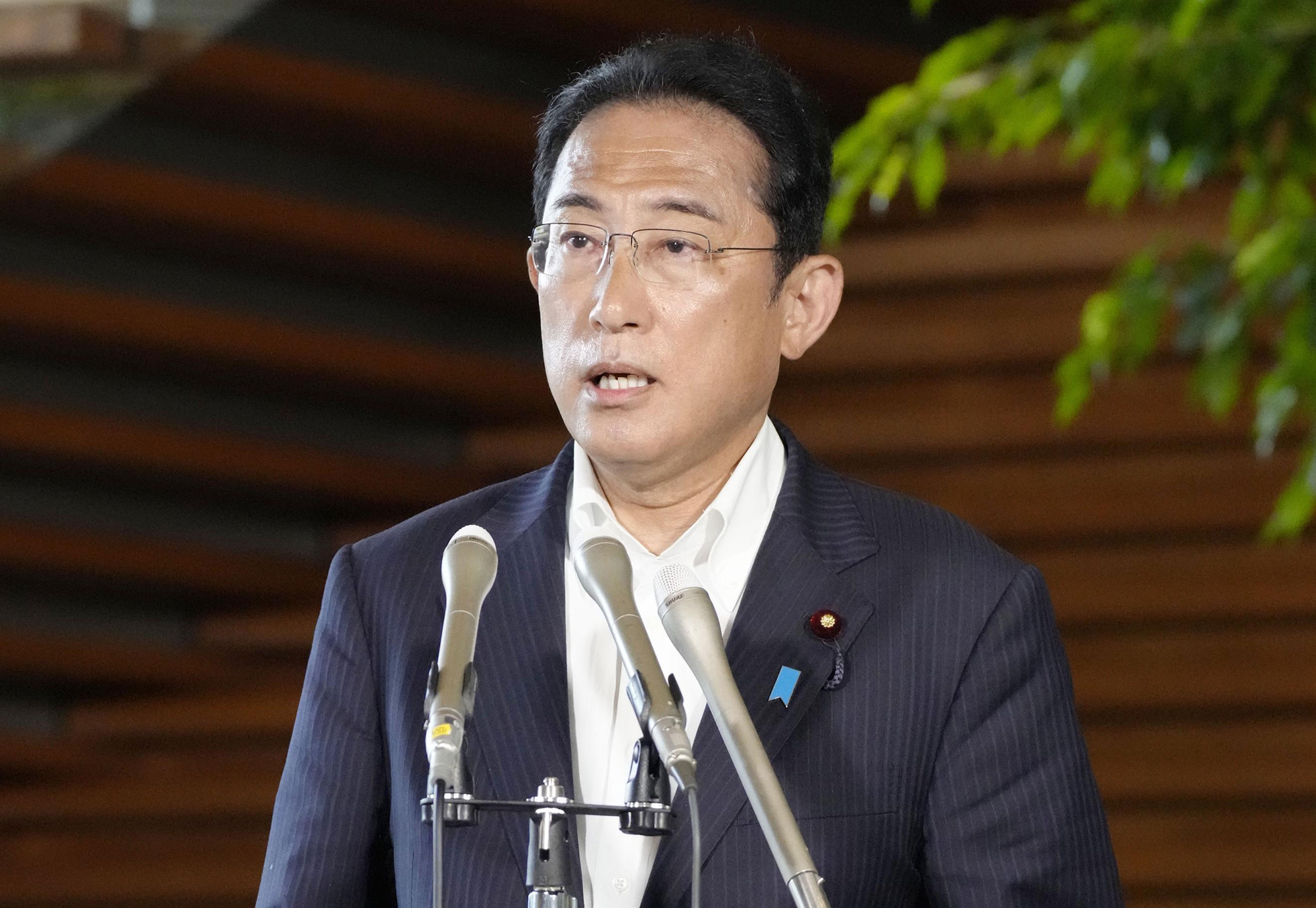 Đương kim Thủ tướng Nhật Bản tiết lộ tình trạng của ông Shinzo Abe - Ảnh 1.