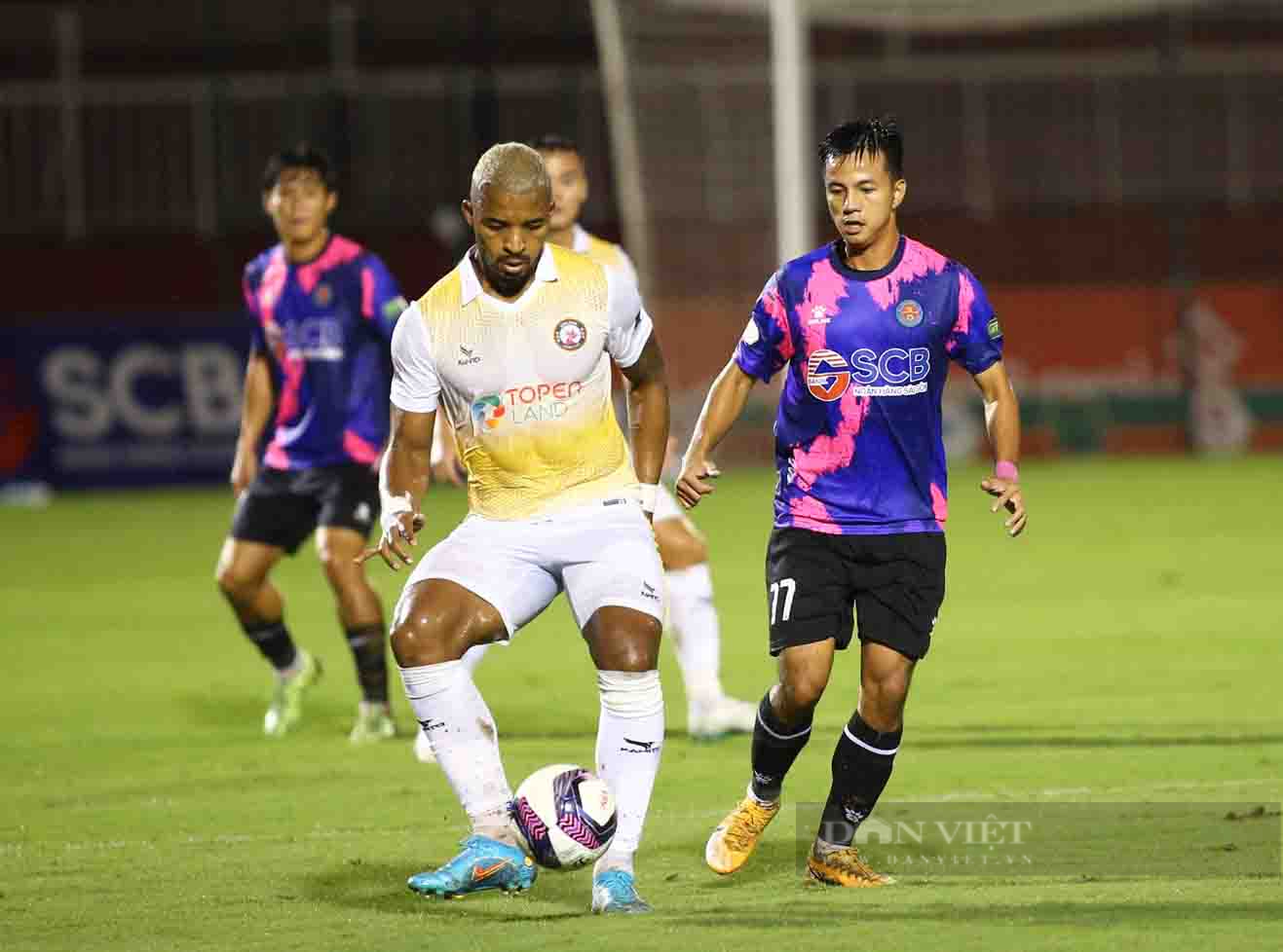 Dứt điểm vô duyên, Sài Gòn FC bỏ lỡ chiến thắng đầu tay - Ảnh 8.