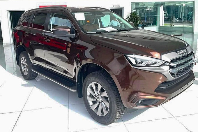 Ford Everest phiên bản mới và loạt xe ô tô gầm cao về Việt Nam, &quot;ăn xăng&quot; rất ít - Ảnh 5.