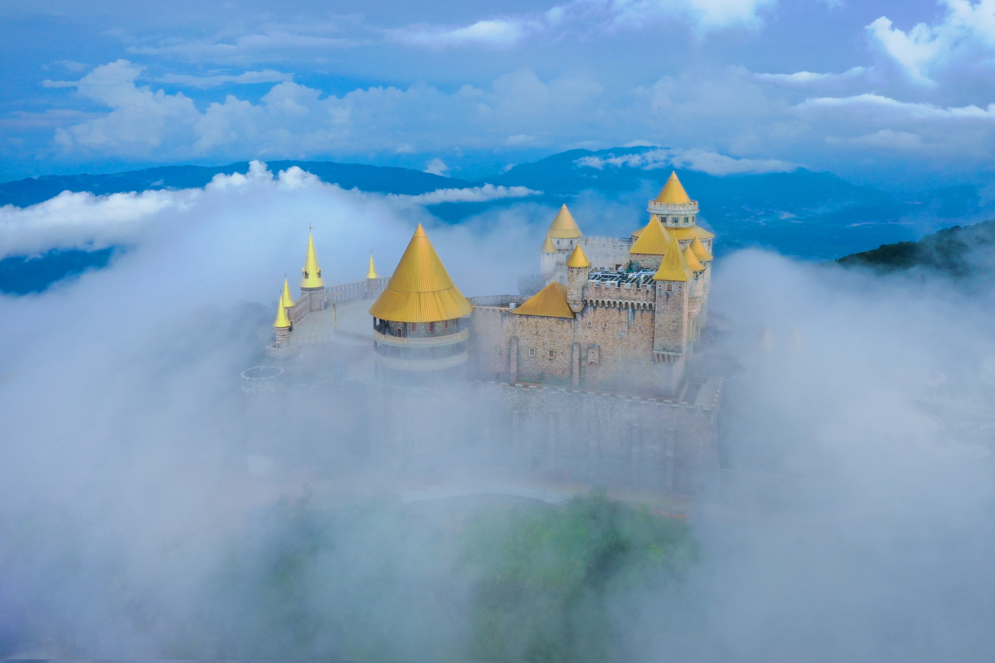 Lâu đài Mặt Trăng -Sun World Ba Na Hills