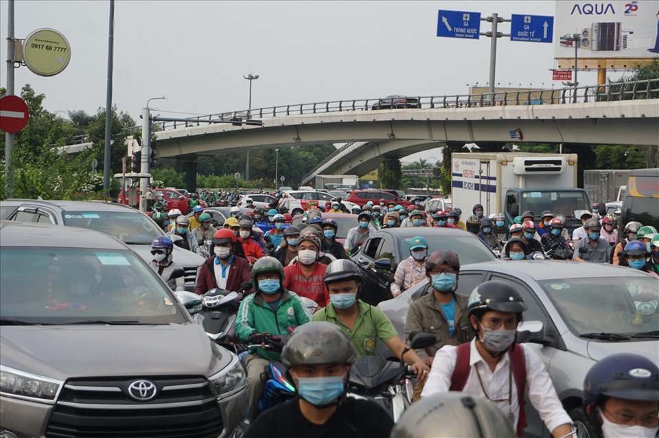 TP.HCM nguy cơ trở thành đô thị tắc nghẽn nhất Việt Nam - Ảnh 3.