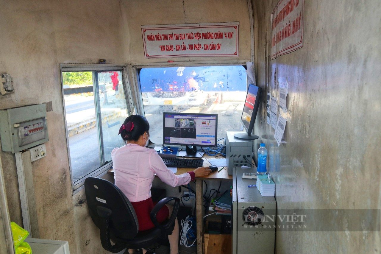 Nhiều tài xế bức xúc quay xe trong ngày đầu thu phí không dừng trên cao tốc Đà Nẵng - Quảng Ngãi - Ảnh 4.
