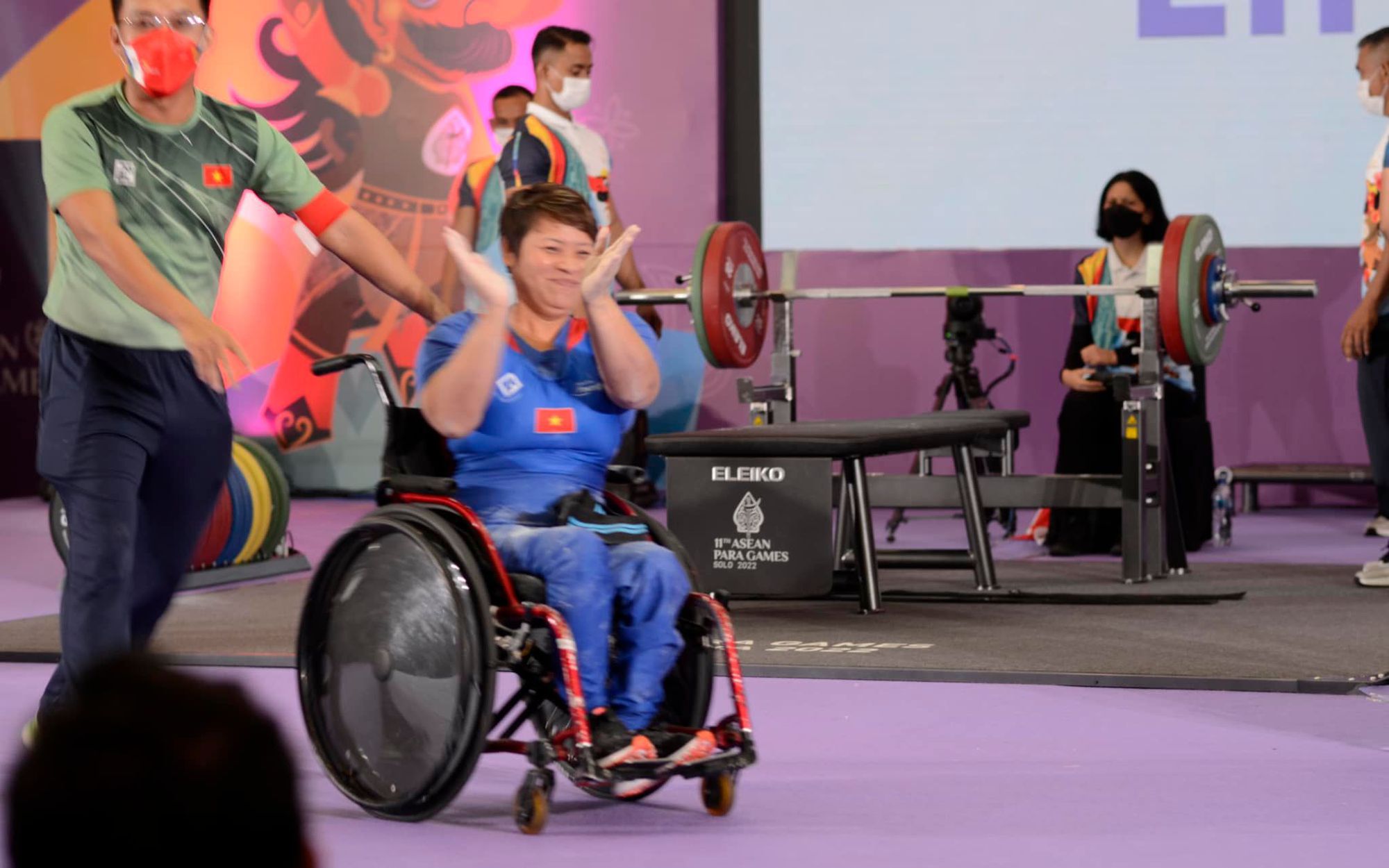 Kỳ tích: Lực sĩ Châu Hoàng Tuyết Loan phá kỷ lục Para Games ở tuổi 47