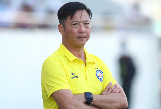 Lê Huỳnh Đức trở lại bóng đá để đối đầu với Kiatisuk - Ảnh 1.