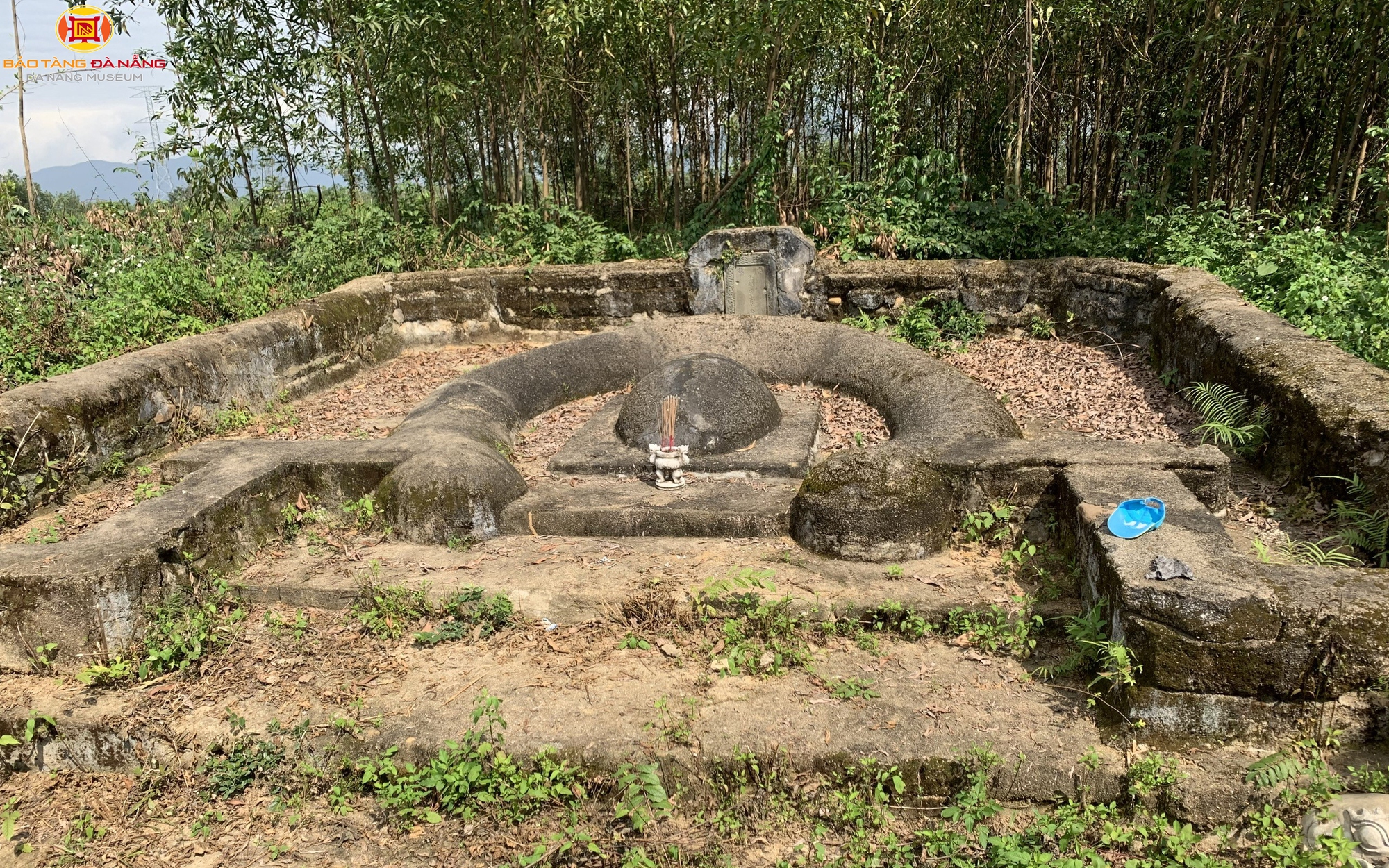 Mộ cổ của một người họ Mạc tại Đà Nẵng với giai thoại kẻ sĩ ở ẩn giúp vua Gia Long nhà Nguyễn