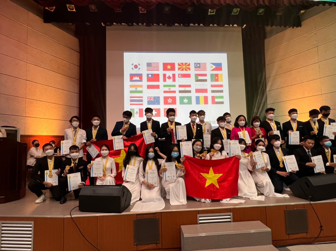 Học sinh Việt Nam xuất sắc giành 7 Huy chương Vàng tại Olympic Phát minh và Sáng chế thế giới - Ảnh 1.
