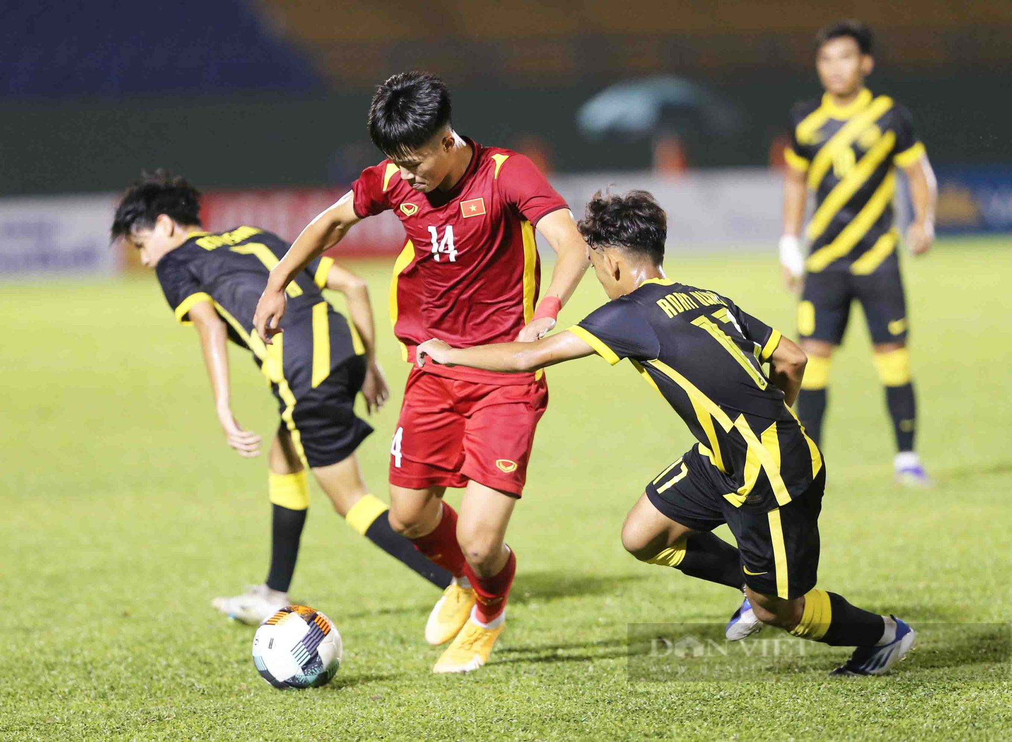 U19 Vietnam vs U19 Malaysia, Middle Worry - Photo 2.