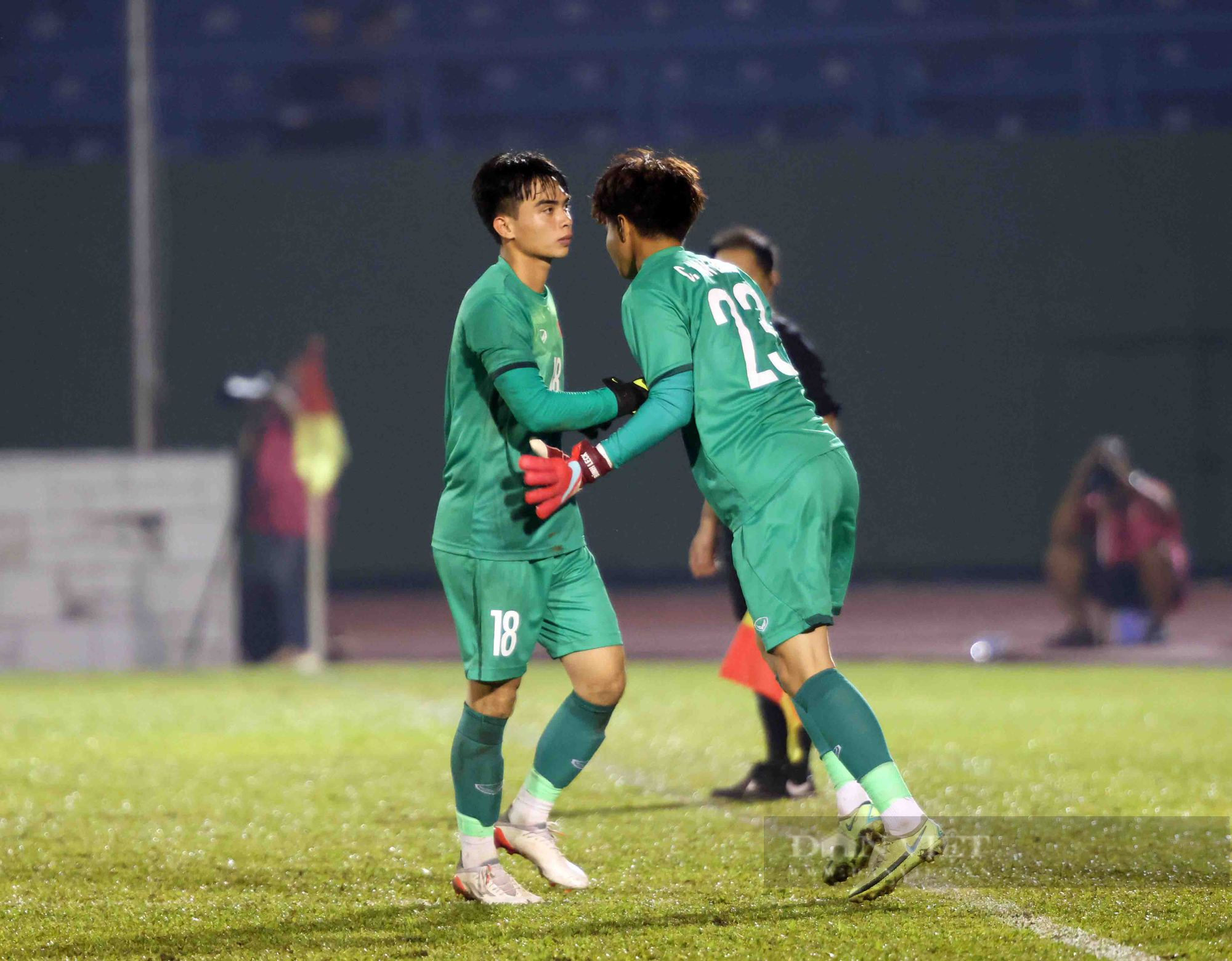 Đánh bại Malaysia trên chấm luân lưu, U19 Việt Nam vô địch Giải U19 Quốc tế - Ảnh 8.