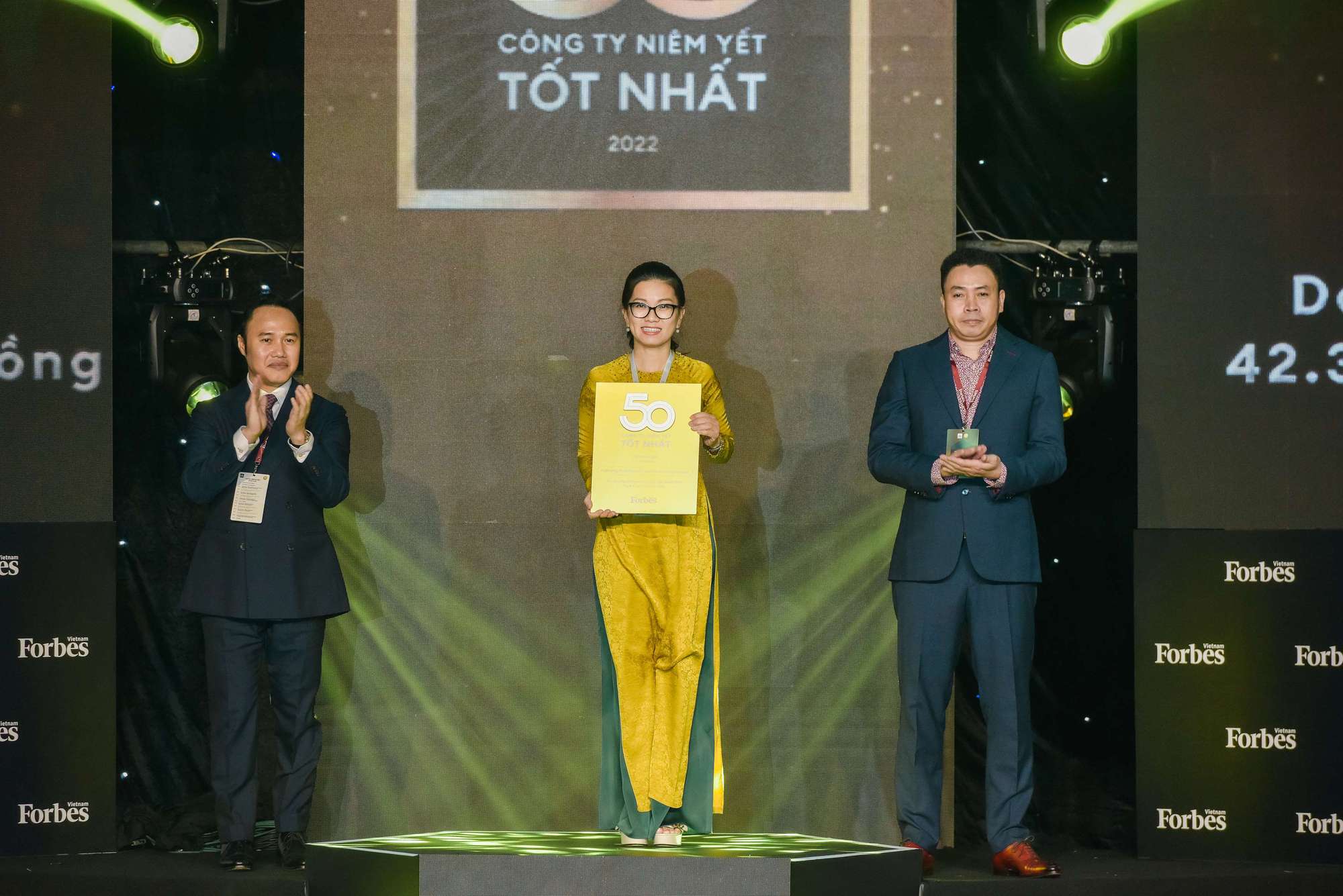 Vietcombank – ngân hàng duy nhất 10 lần liên tục được vinh danh Top 50 công ty niêm yết tốt nhất Việt Nam - Ảnh 1.