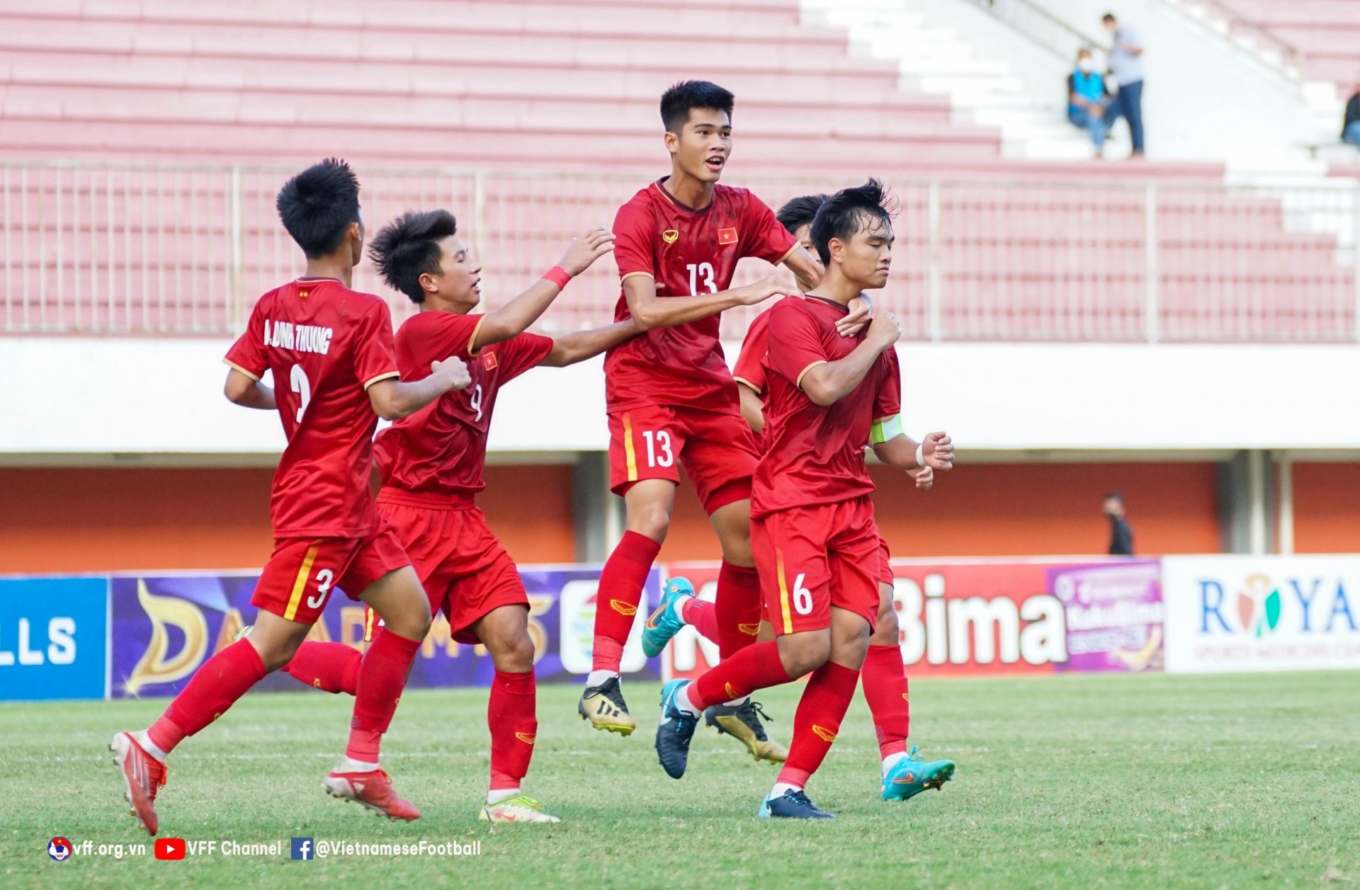 VFF thưởng 'nóng' U16 Việt Nam sau trận thắng Thái Lan - Ảnh 1.