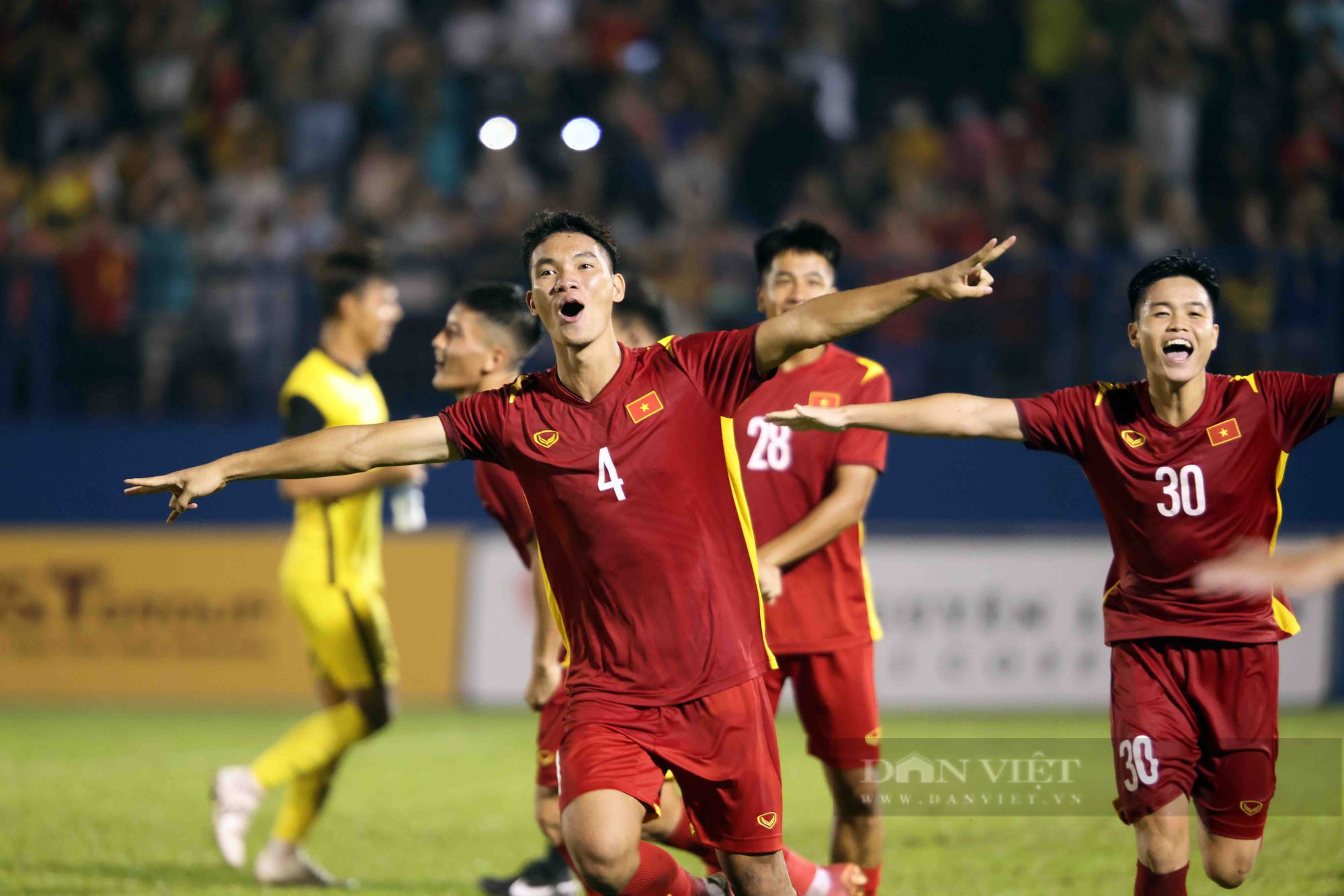 Đánh bại Malaysia trên chấm luân lưu, U19 Việt Nam vô địch Giải U19 Quốc tế - Ảnh 11.